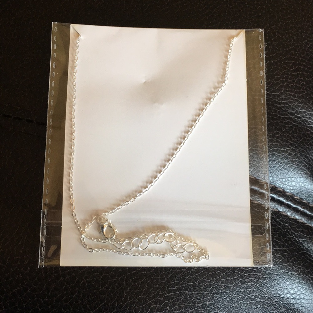 🌊 Enchanted Lil Seahorse Necklace- silver tone - Picture 4 of 4